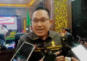 Wali Kota Gorontalo Diminta Copot RT/RW yang Libatkan Waria dalam Lomba Gerak Jalan
