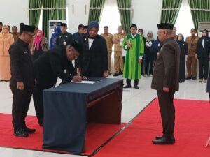 Bupati Gorontalo Resmi Lantik Sekda Kabupaten Gorontalo