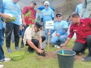 Penanaman Pohon di Outer Ring Road Jadi Aksi Nyata Kurangi Emisi