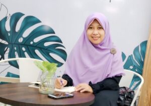 Literasi Santri: Menggenggam Pena dan Doa