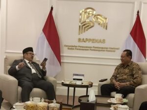 Candaan Kepala Bappenas Warnai Pertemuan dengan Gubernur Gusnar Ismail