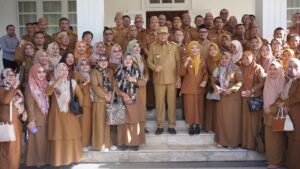 Rp3,2 Miliar Dikucurkan, Gusnar-Idah Buktikan Kepedulian pada Guru Non Database