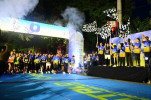 Ribuan Pelari Padati GHM 2025, Kota Berubah Jadi Lautan Biru