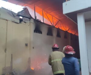Toko Bangunan di Tibawa Ludes Terbakar