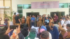 Dana Desa Belum Cair 7 Bulan, Kades se-Gorontalo Geruduk Kantor Gubernur