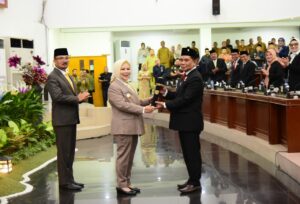 Wagub Ingatkan Anggota PAW DPRD Jaga Integritas dan Amanah Rakyat