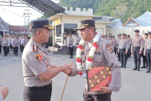 Kapolresta Gorontalo Kota Lepas Personel Purna Tugas dengan Penghormatan Khusus