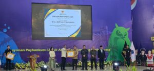 Wakil Wali Kota Kotamobagu Terima Penghargaan dari Menteri Hukum RI