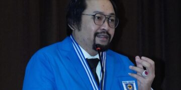 Erwinsyah Ismail, S.I.Kom, M.I.Kom saat memberikan sambutan di Universitas Fajar Makasar, Senin (11/5/2026).