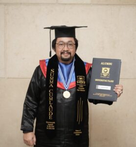 Predikat Pujian, Erwin Ismail Tuntaskan Studi Magister di Tengah Padatnya Amanah Publik