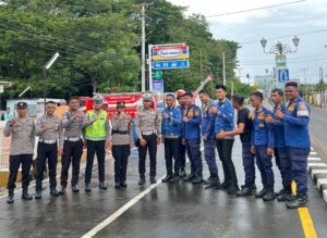 Solar Tumpah Akibatkan Jalan Licin, Aparat Gabungan Turun Tangan