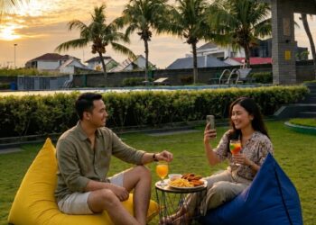 Potret suasana tempat nongkrong di Hotel ASTON Gorontalo bertajuk Sunset Vibes by The Pool