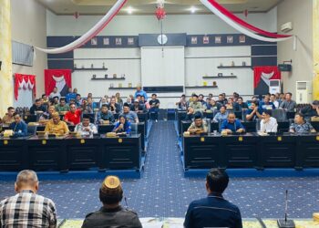 Rapat Dengar Pendapat (RDP) DPRD Kabupaten Gorontalo bersama masyarakat Kecamatan Pulubala yang berlangsung di Aula DPRD, Selasa (21/7/2026).