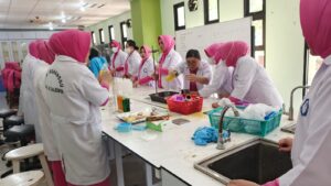 FMIPA UNG Kenalkan Sabun Berbasis Eco Enzyme kepada Bhayangkari