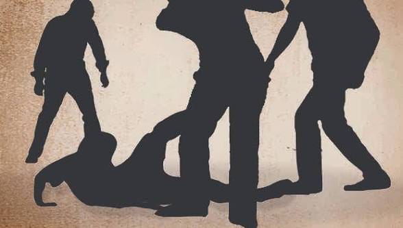 BRUTAL! Remaja 4 Orang Keroyok Warga Hingga Tewas Mengenaskan