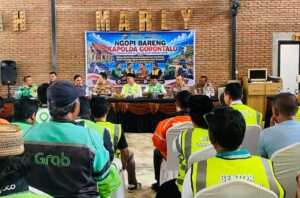 Kapolda Gorontalo Ngopi Bareng Ojol, Bahas Kamtibmas hingga Keselamatan Berkendara