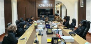 Mahasiswa UNG Bawa Isu Tambang Ilegal ke DPRD, Erwinsyah Dukung Dialog Publik
