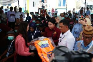 Disparekrafpora Gorontalo Terima 150 Pelampung Bantuan Ibu Wapres